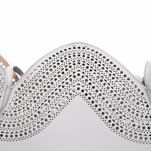 Cargar imagen en el visor de la galería, PERFORATED TOTE