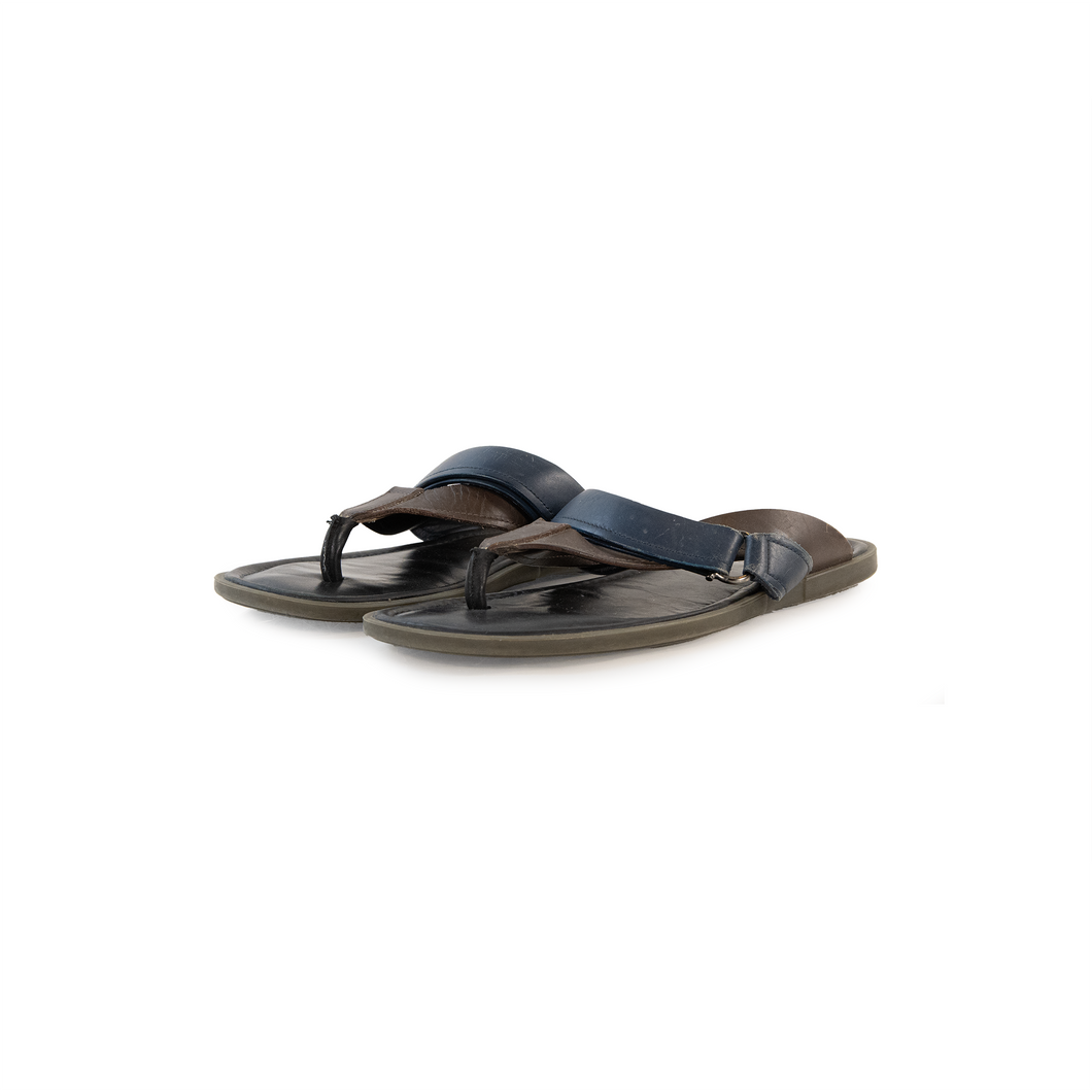 FLIP FLOPS