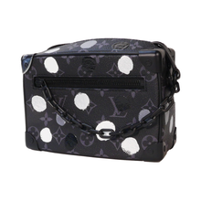 Cargar imagen en el visor de la galería, SOFT TRUNK X YAYOI KUSAMA
