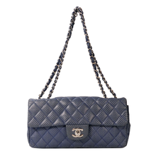 Cargar imagen en el visor de la galería, EAST WEST FLAP
