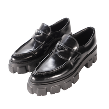 Cargar imagen en el visor de la galería, MONOLITH LOAFERS
