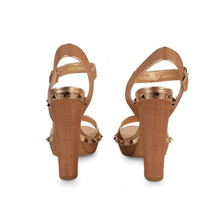 Cargar imagen en el visor de la galería, ROCKSTUD HEELS

