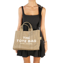 Cargar imagen en el visor de la galería, THE TOTE BAG

