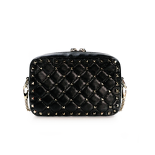 Cargar imagen en el visor de la galería, ROCKSTUD CROSSBODY
